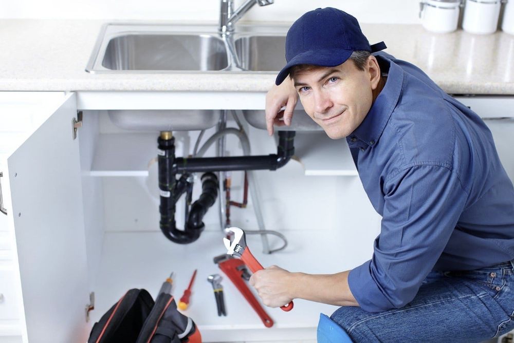 Сантехнік. Послуги сантехніка. Каналізація.  Водопостачання, ремонтні