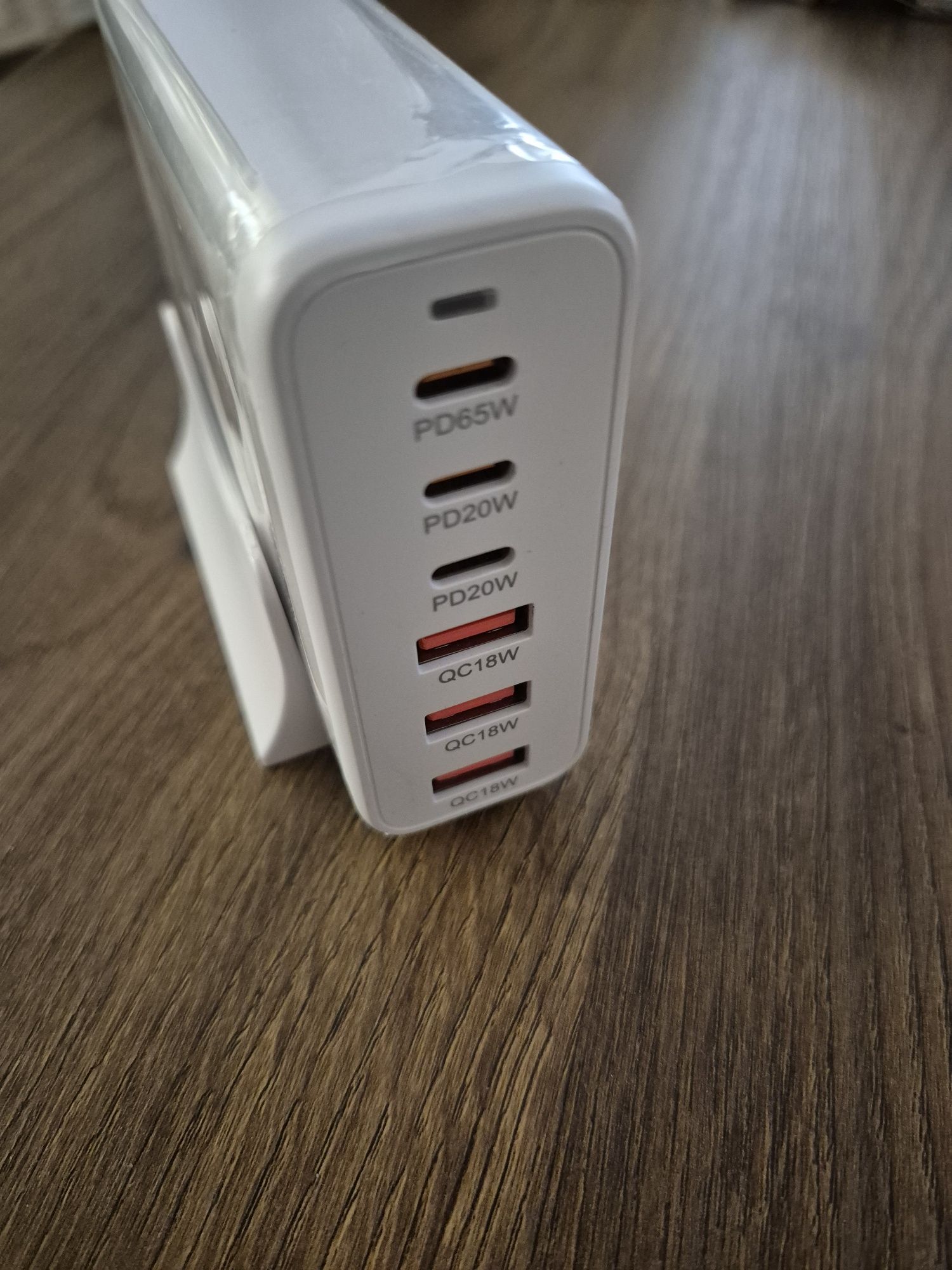 Carregador multi-portas de 120W com tecnologia GaN 3