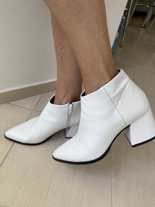 Продам шкіряні черевики Vero Moda