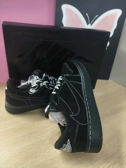 Jordan_1_Retro_Low_OG_SP_Travis_Scott_Black_Phantom Biegania / Rozmiar
