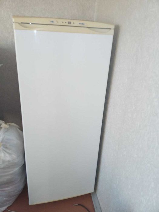 Морозильна камера "Норд" велика, б/у