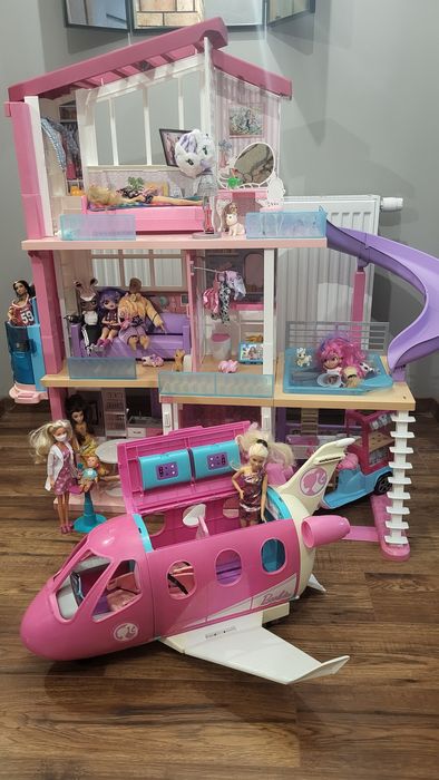 Domek  barby +lalki i  akcesoria