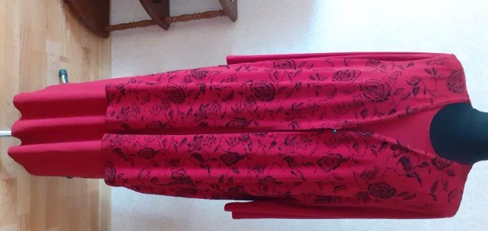 Продам платье с удлиненным жилетом размер 58   классика красивый цвет