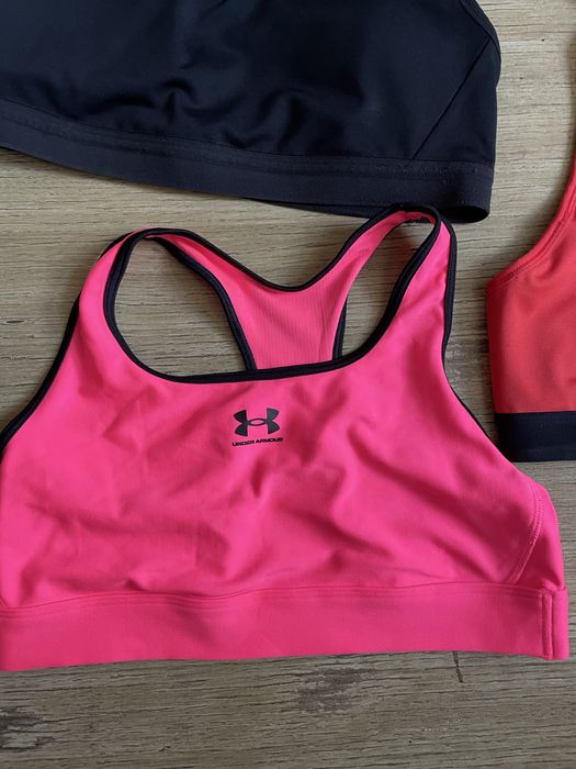 Топи для спорту Nike