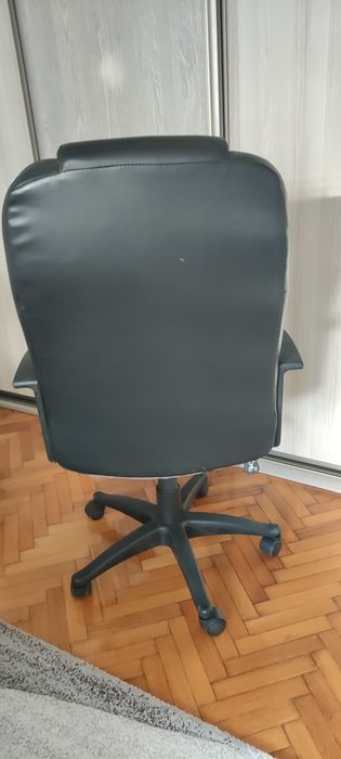 Fotel biurowy na kółkach