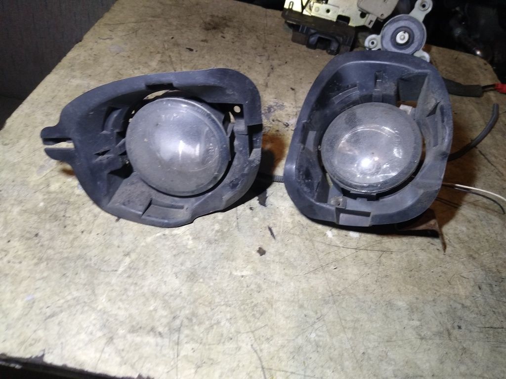 Halogen lewy prawy dacia Logan I