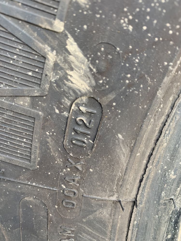 915. Opona Michelin XTA2 44/45/19,5