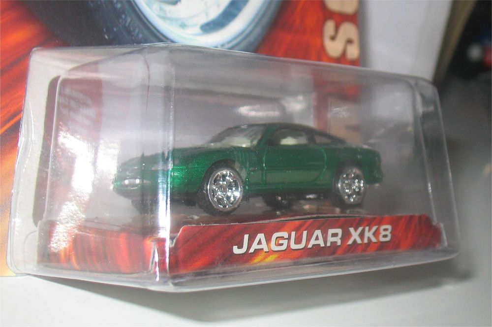 Hot Wheels - Jaguar XK8 - Whips Team Baurtwell - 2004