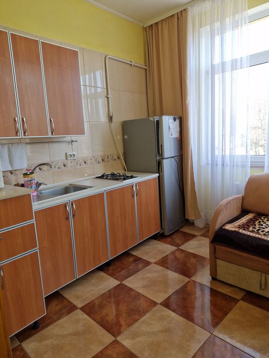 Вільна  з 12.11.Героїв Майдану , ТЦ Майдан.і