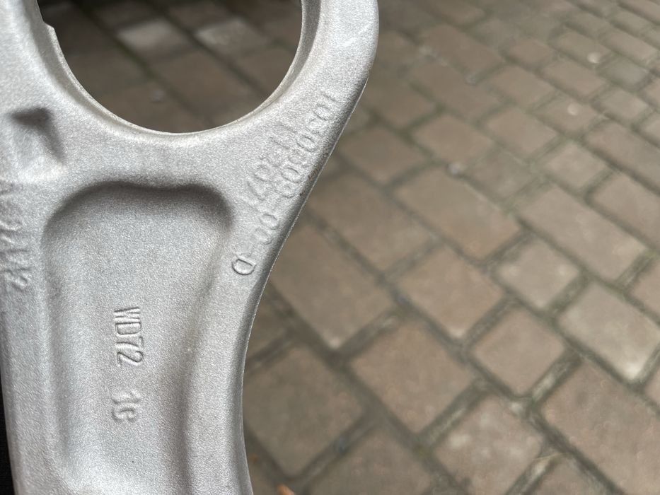 Tesla Model X Также встречаєтся о совместимості с некоторьіми моделями