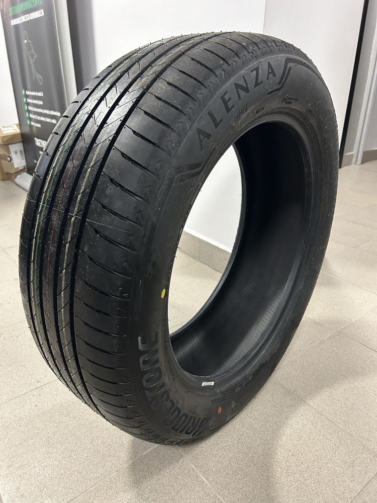 Bridgestone Alenza 001 235/55R19 101 V