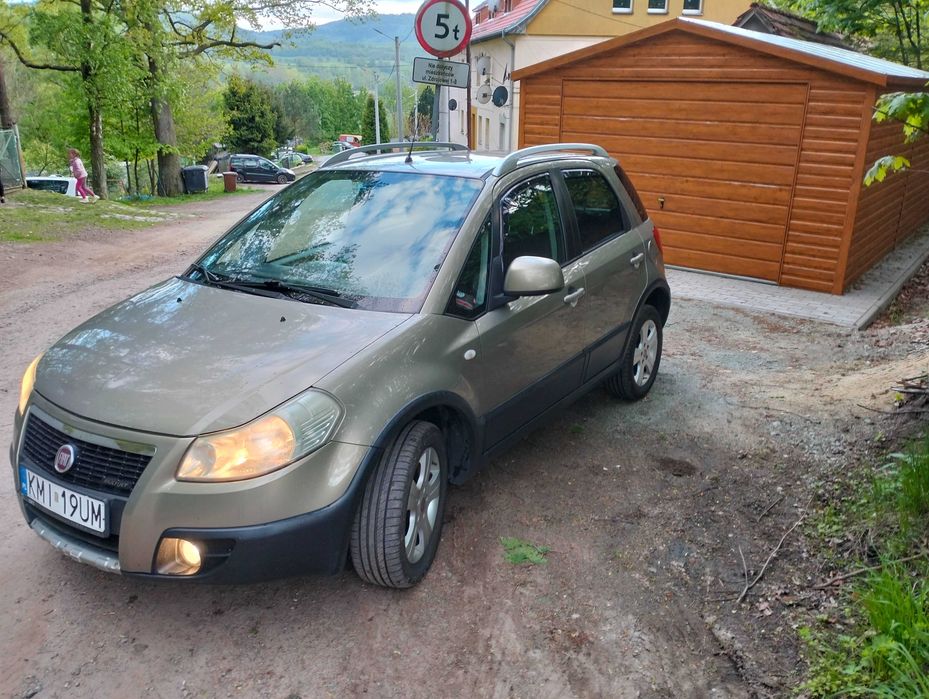 FIAT SEDICI 4WD 120 km jak Suzuki SX 4