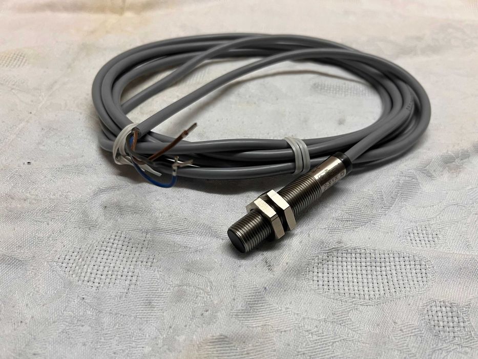 Czujnik indukcyjny / zbliżeniowy do rozdzielaczy central smarowania