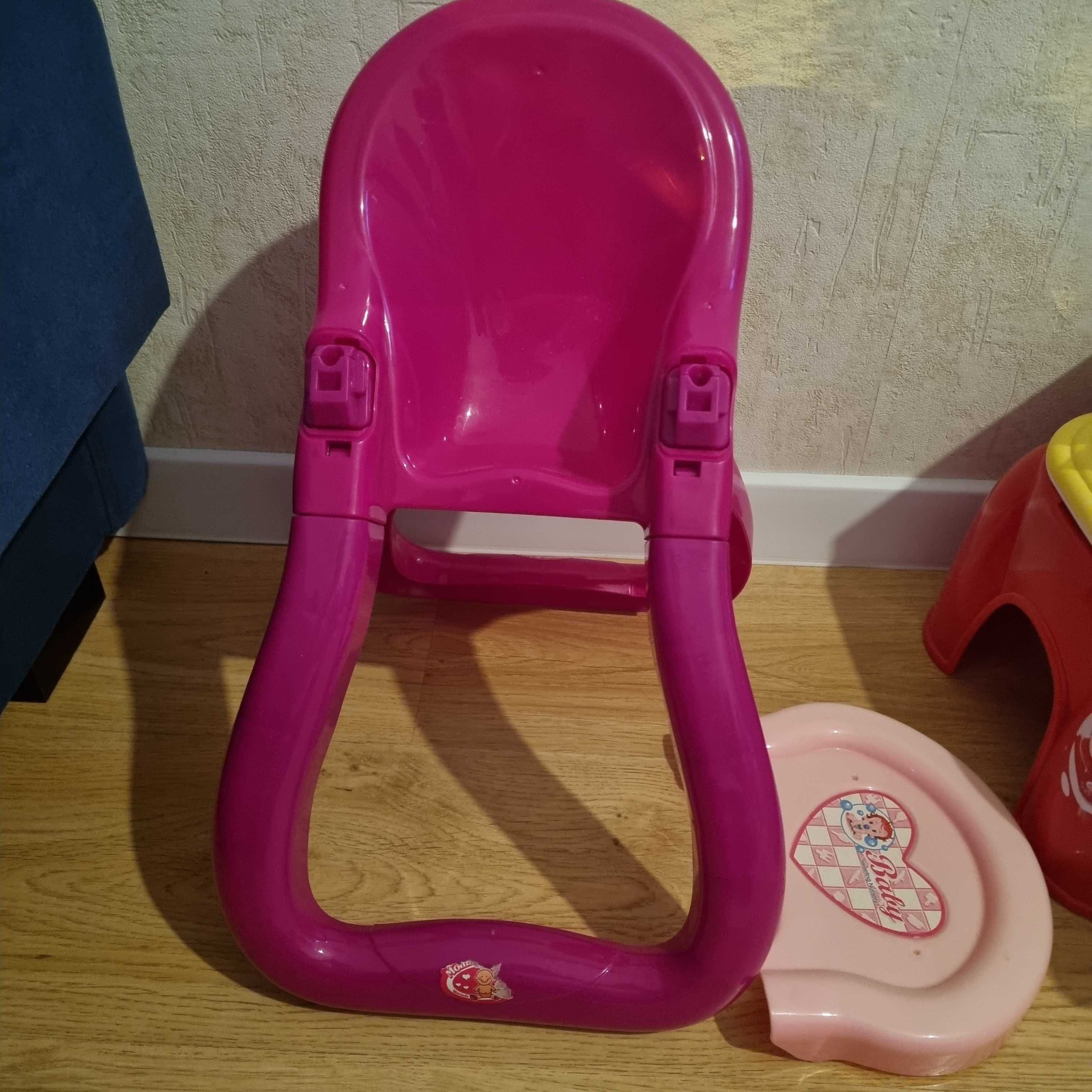 Siedzisko dla lalki z lalką