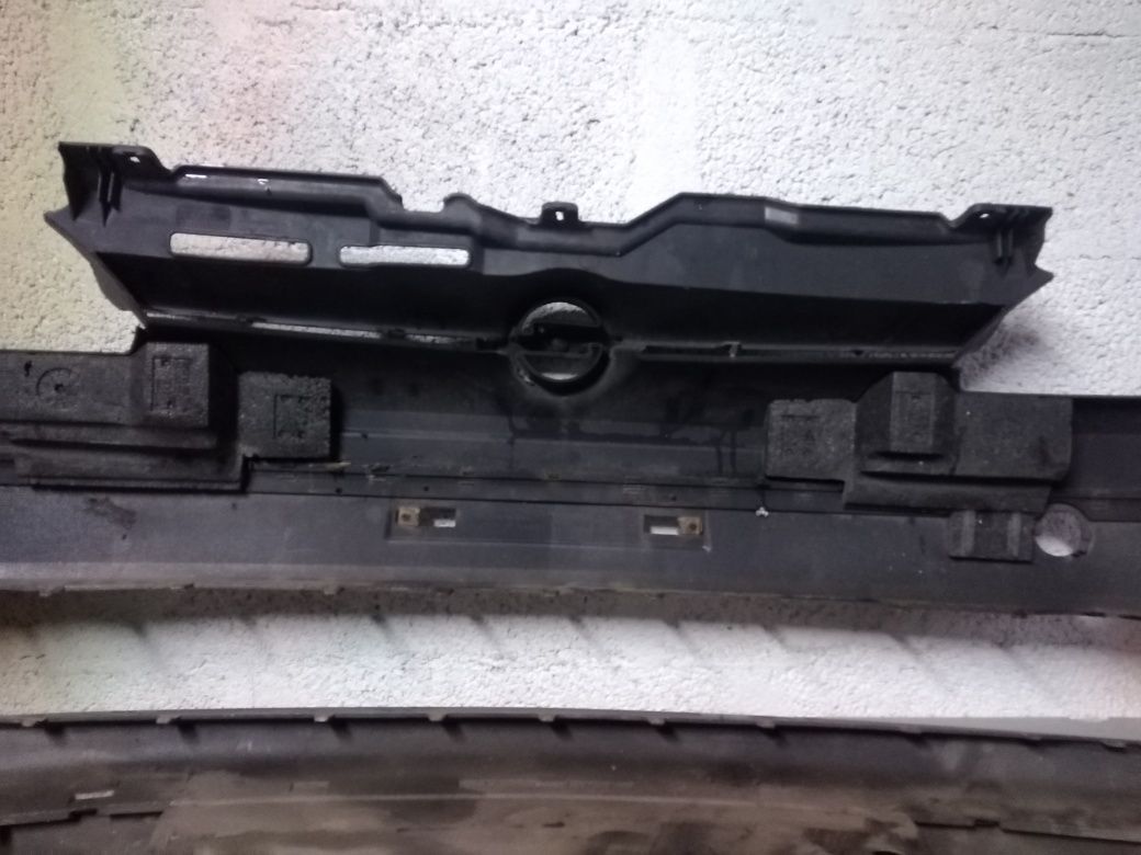 Vendo Para-choque de frente Opel corsa C ano 2000 /02