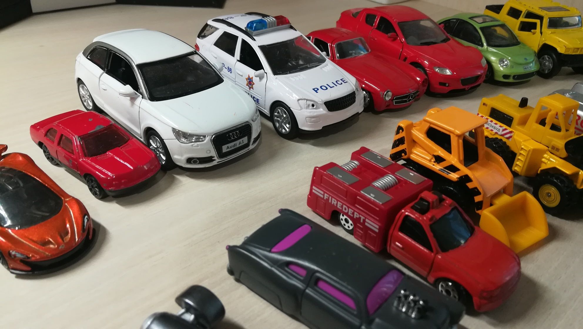 Іграшкові автомобілі
