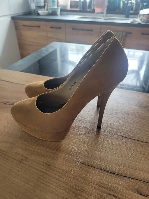 Szpilki na platformie rozm 40