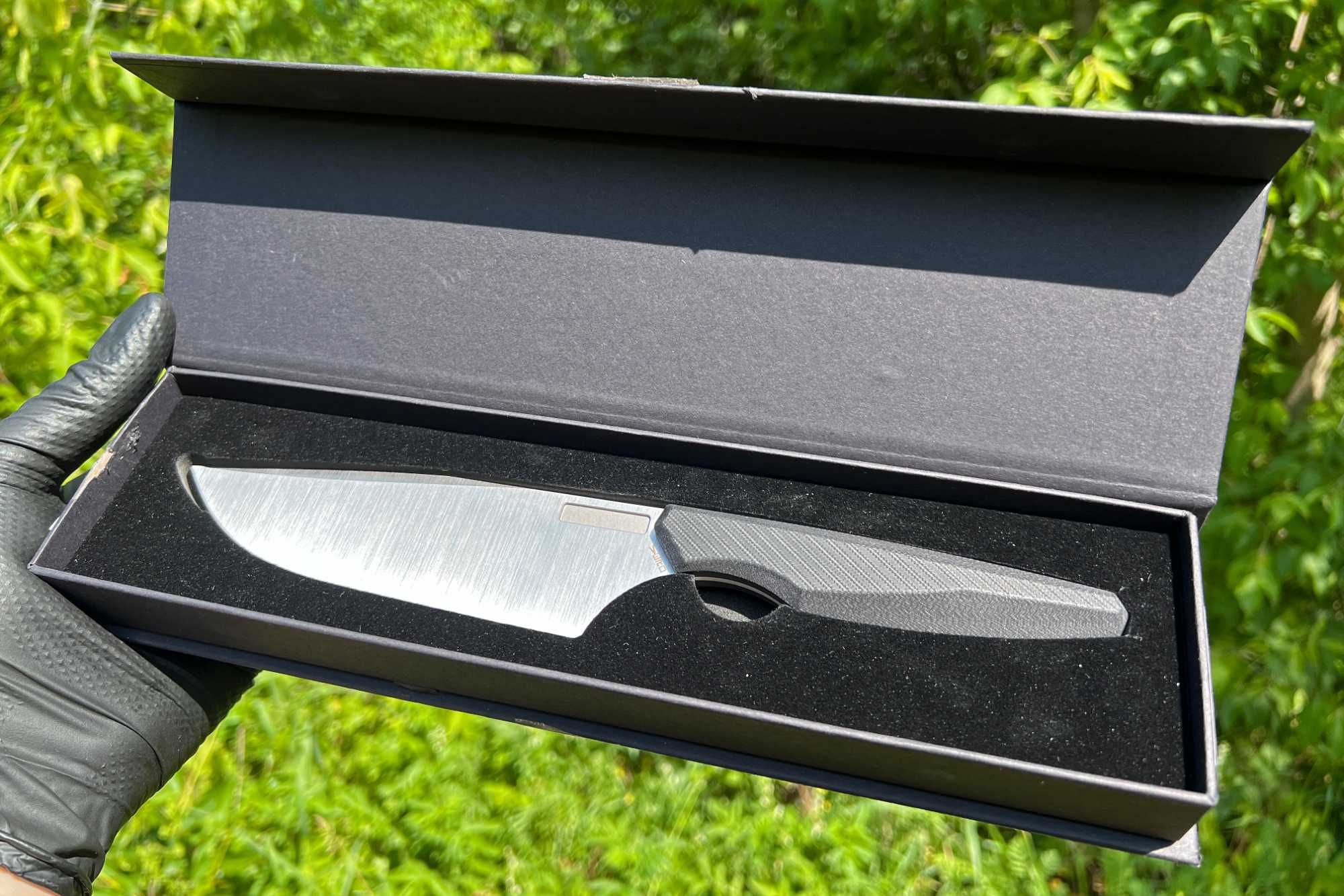 Кухонний шеф ніж Vero Engineering Chef, Black G-10, Belt Satin Nitro-V