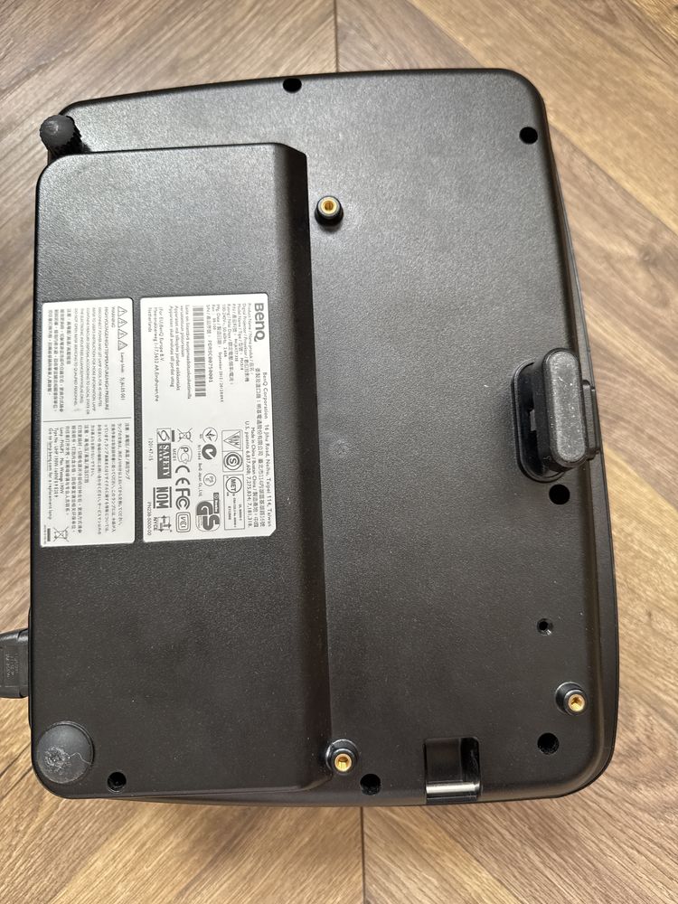 Projektor Benq model MX518