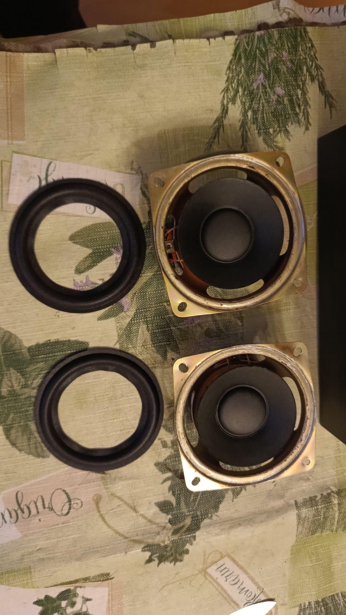 Zestaw głośników Tonsil dwa razy monitory ZgC 40-8-513 oraz subwoofer