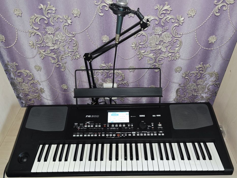Синтезатор Korg PA 300