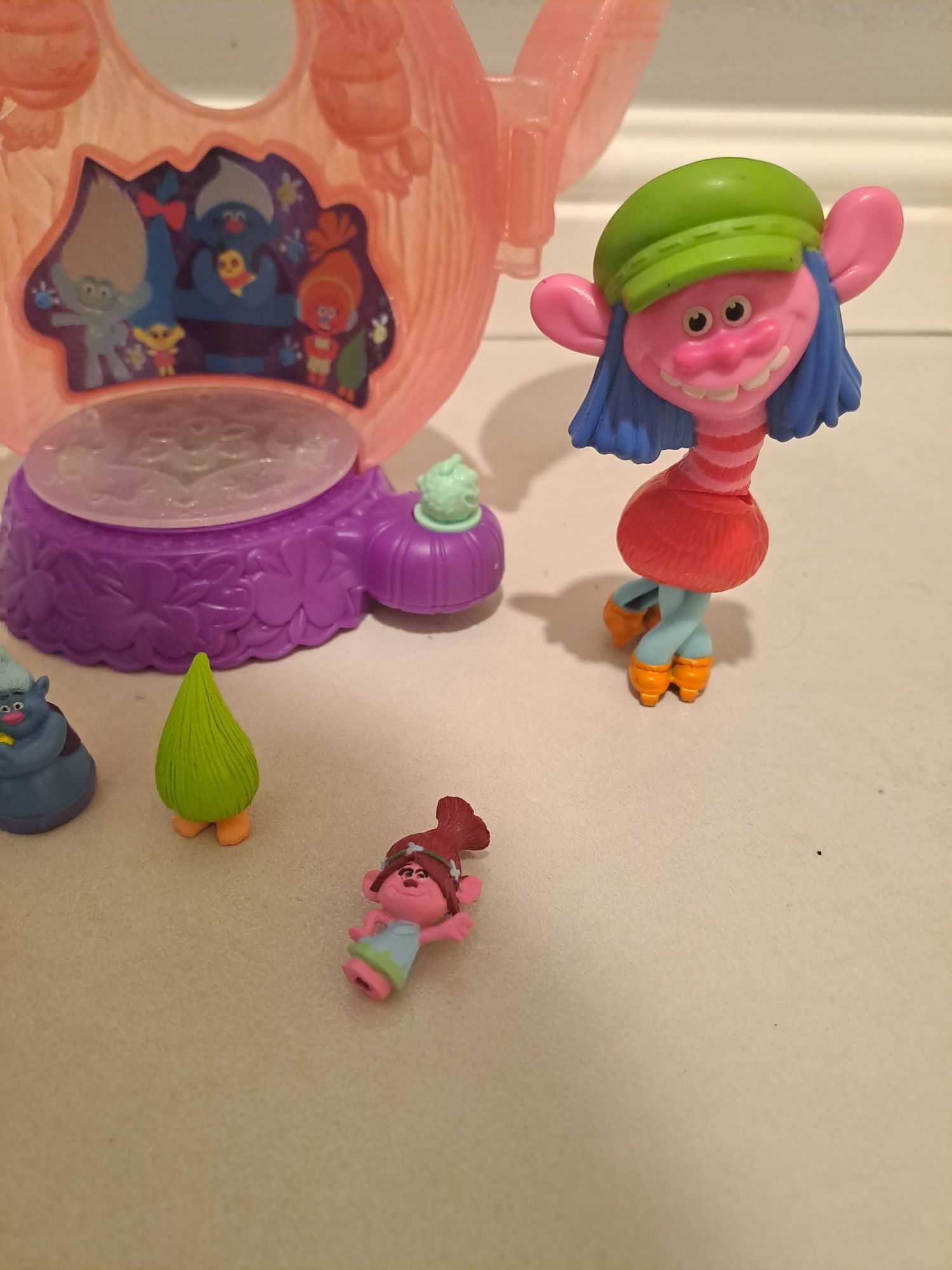 Świecący domek trolli