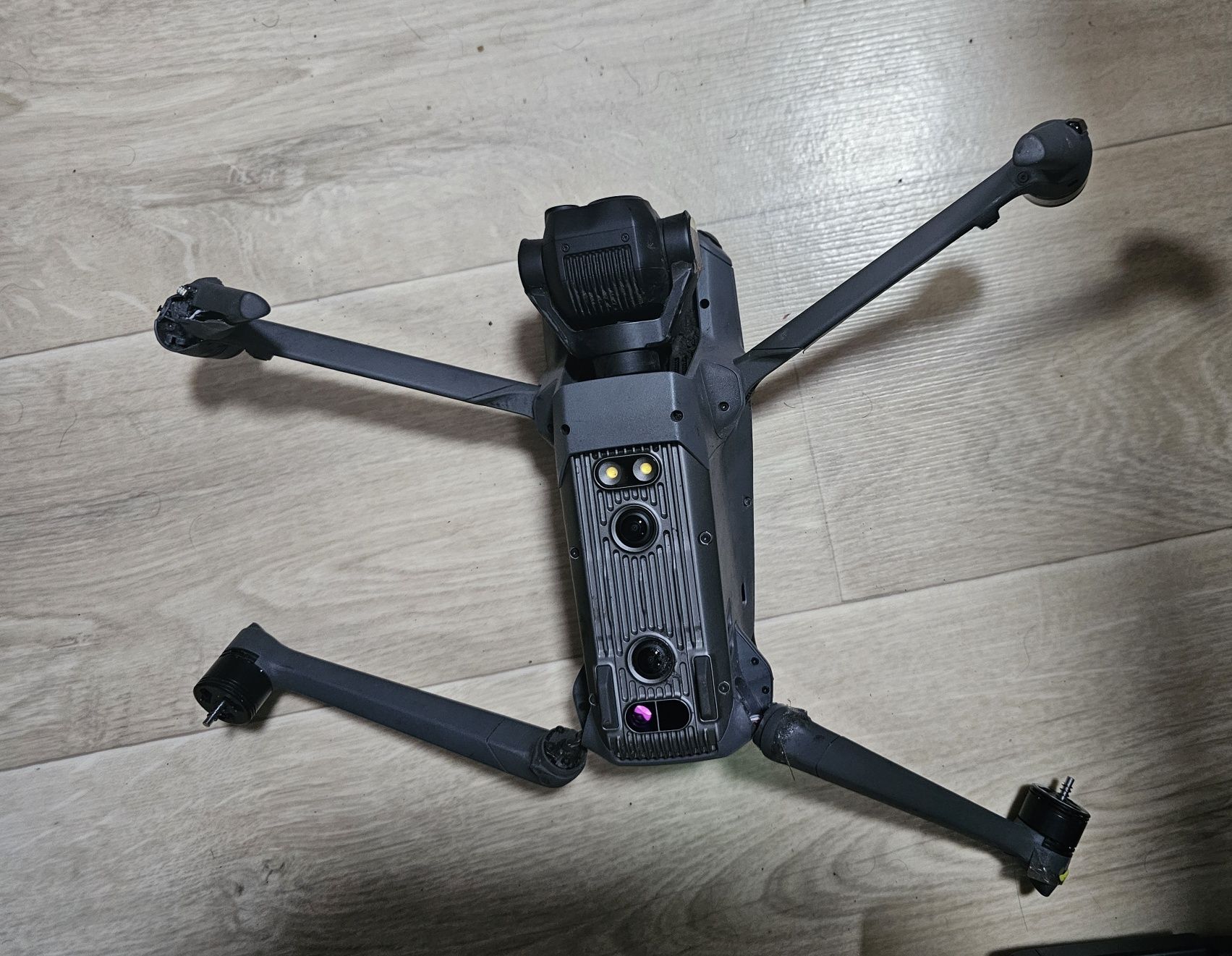 Дрон, квадрокоптер DJI Mavic 3T (под легкий ремонт)