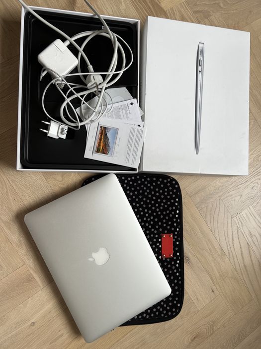 MacBook Air 2018 13,3cala, 8ram,256ssd,inteli5