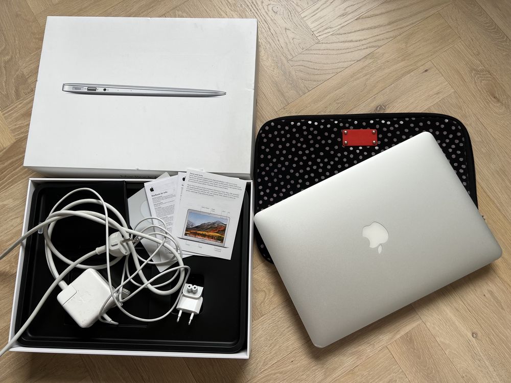 MacBook Air 2018 13,3cala, 8ram,256ssd,inteli5