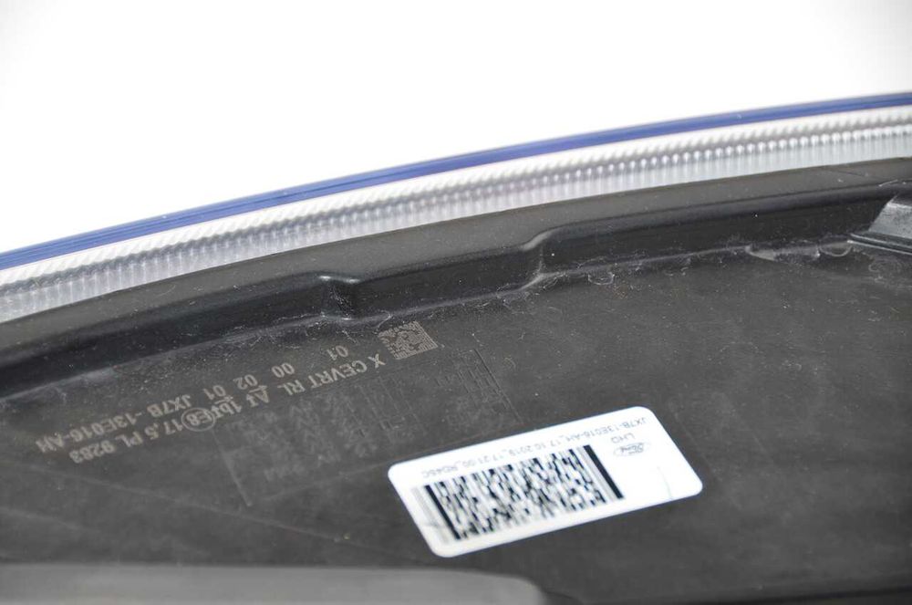 FORD FOCUS LED prawa lampa przednia