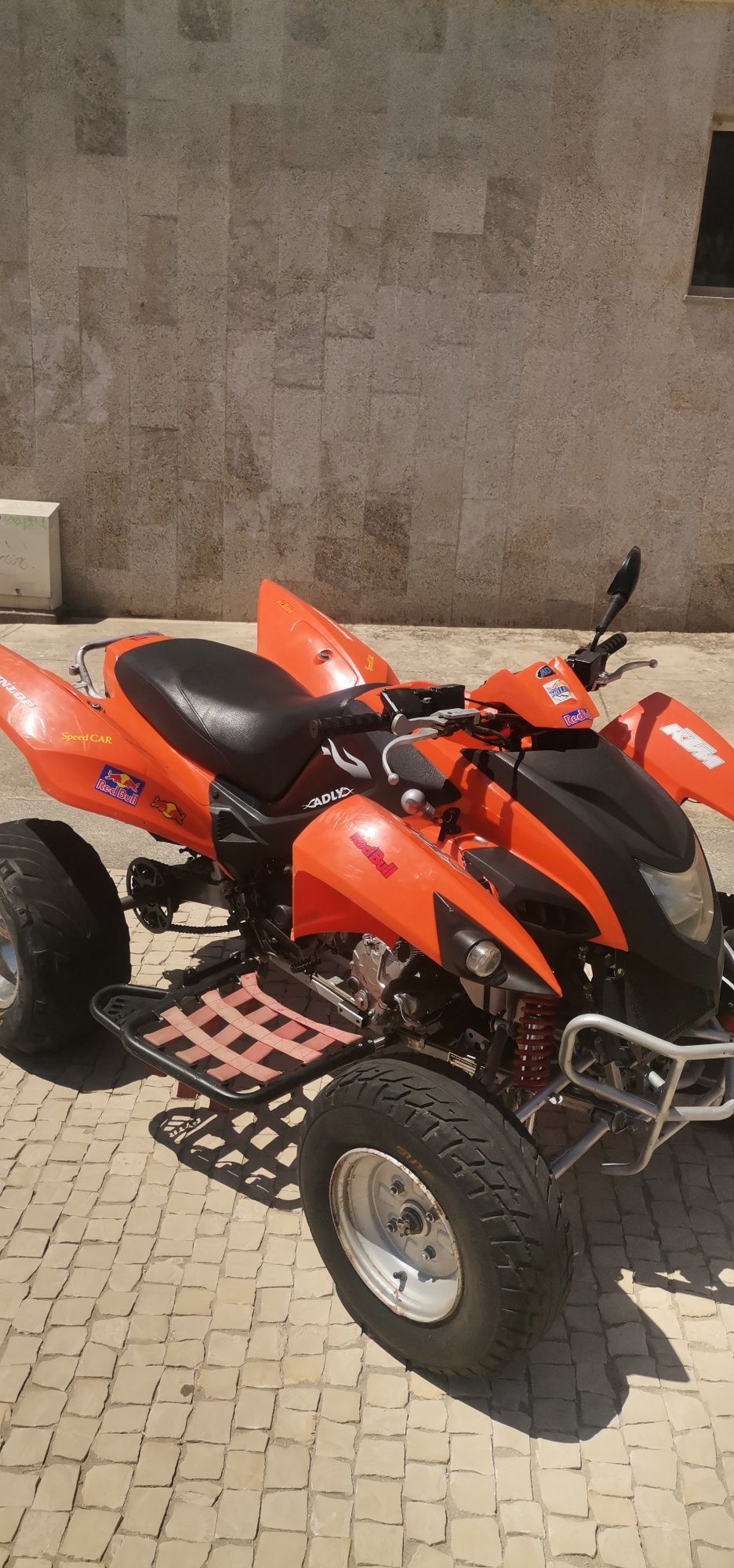Moto 4 Adly 320s em estado irrepreensível