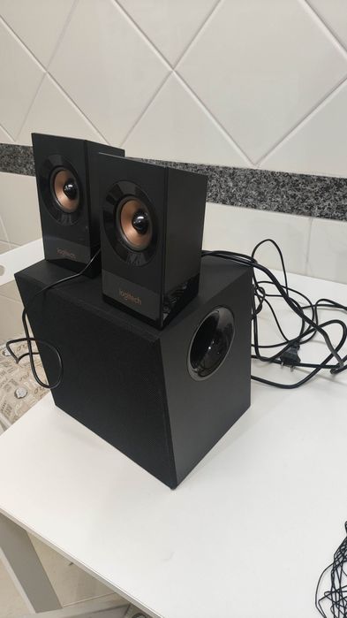 Colunas 2.1 Logitech z533