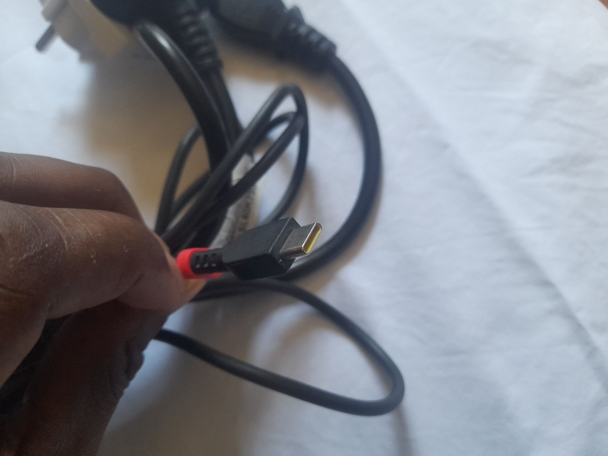 Vendo carregador marca lenovo