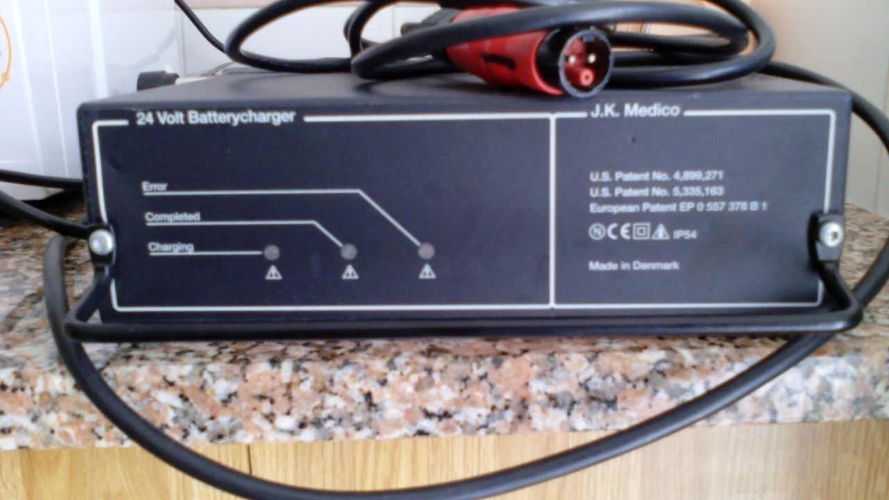 Vendo cadeira de rodas eletrica