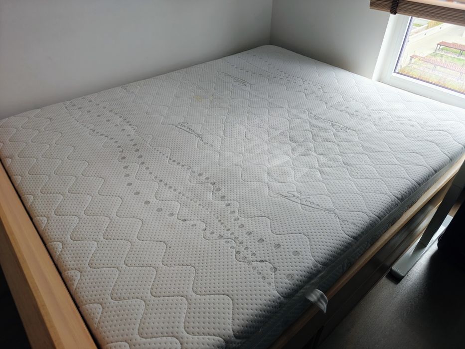 Materac Jysk 180×200 – używany, wygodny, idealny na stancję – odbiór