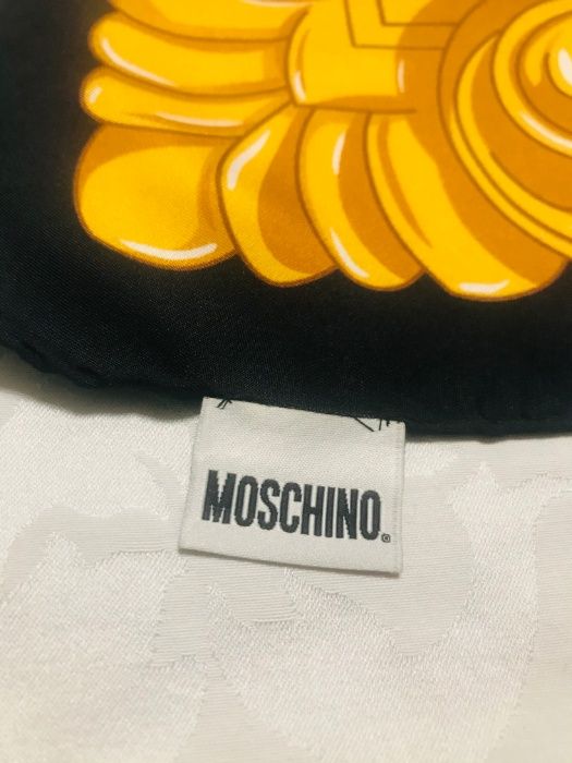 Хустка MOSCHINO Larioseta Como. Італія