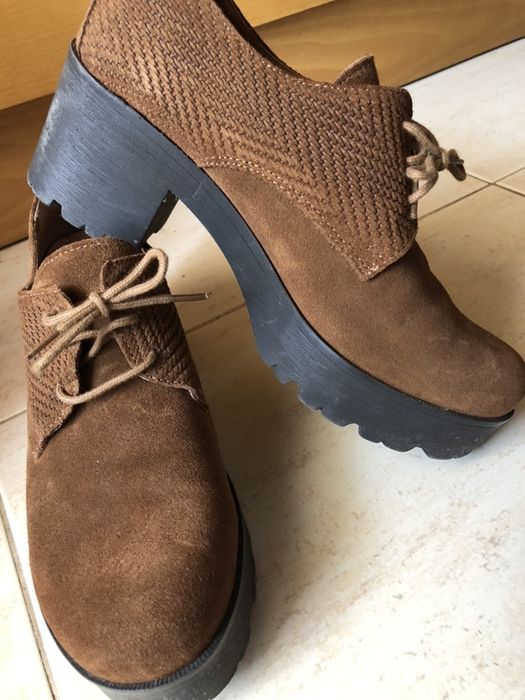 Sapatos em camurça/ senhora