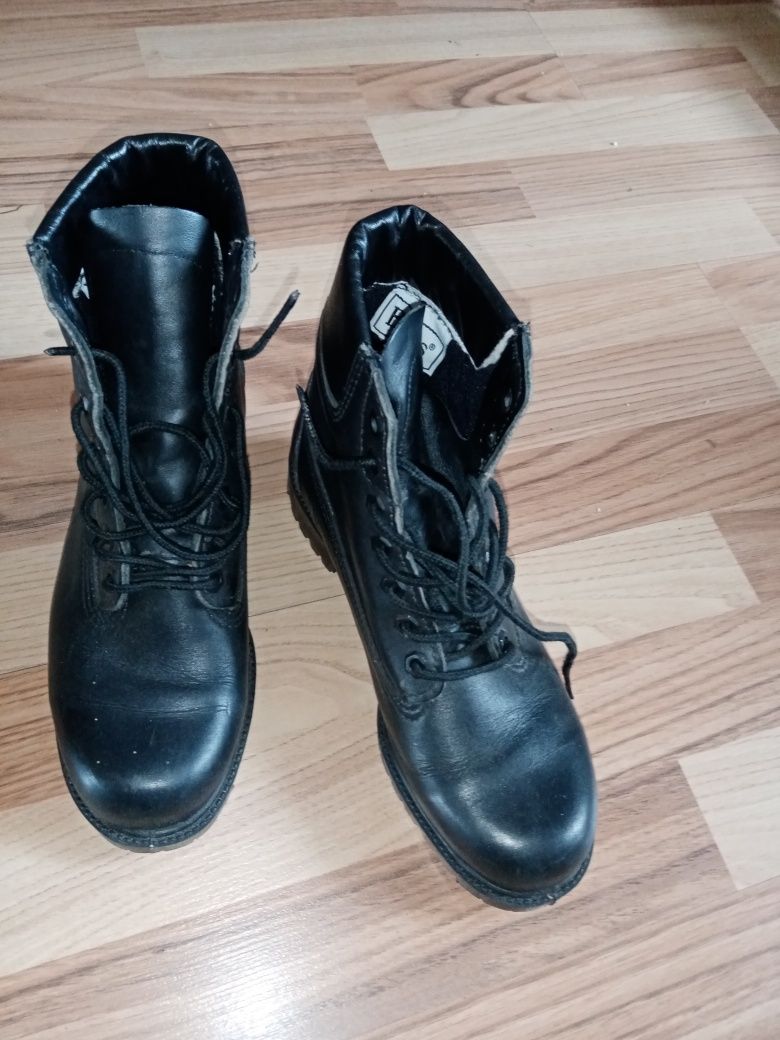 Buty firmy Bates stan bardzo dobry