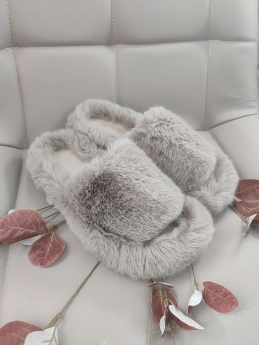 Жіночі шльопанці