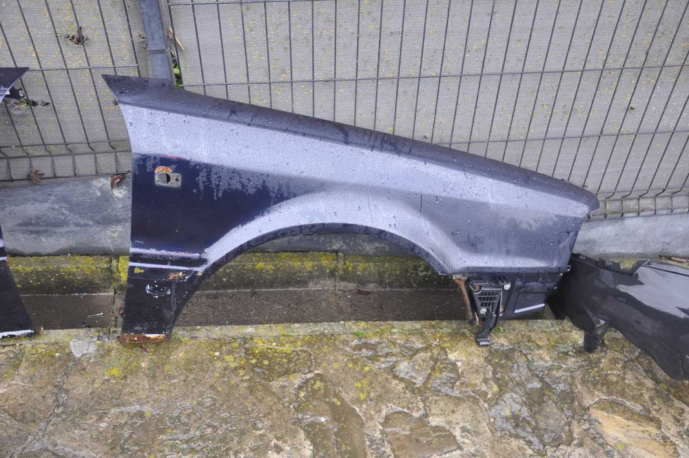Audi 80 B4 Błotniki Przód Cena za 2 Parę LZ5U Ciemny Granat