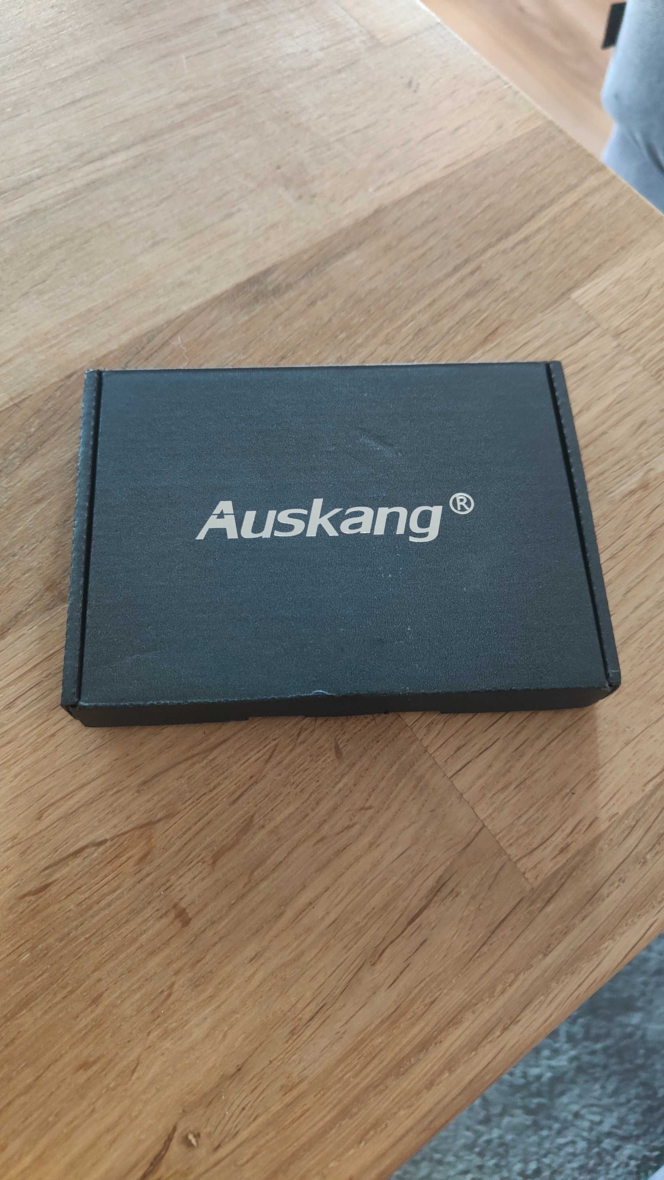 Auskang Mini Power Bank 3500mAh, ładowarka z wbudowanym kablem