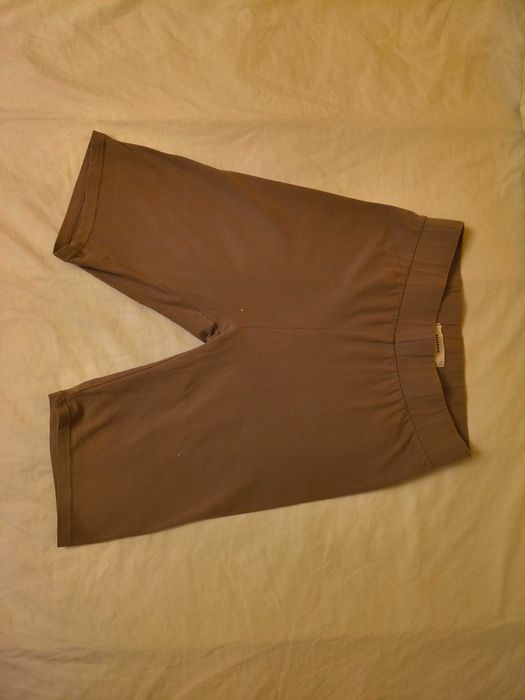 Reserved beżowo- brązowe krótki spodenki obcisłe
