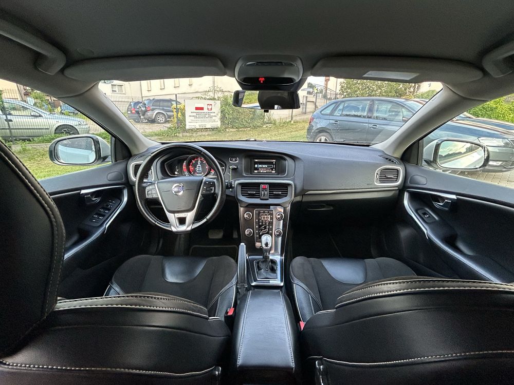 Volvo v40 R design 150 km