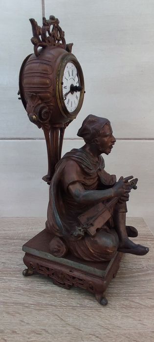 Stary zegar stojący