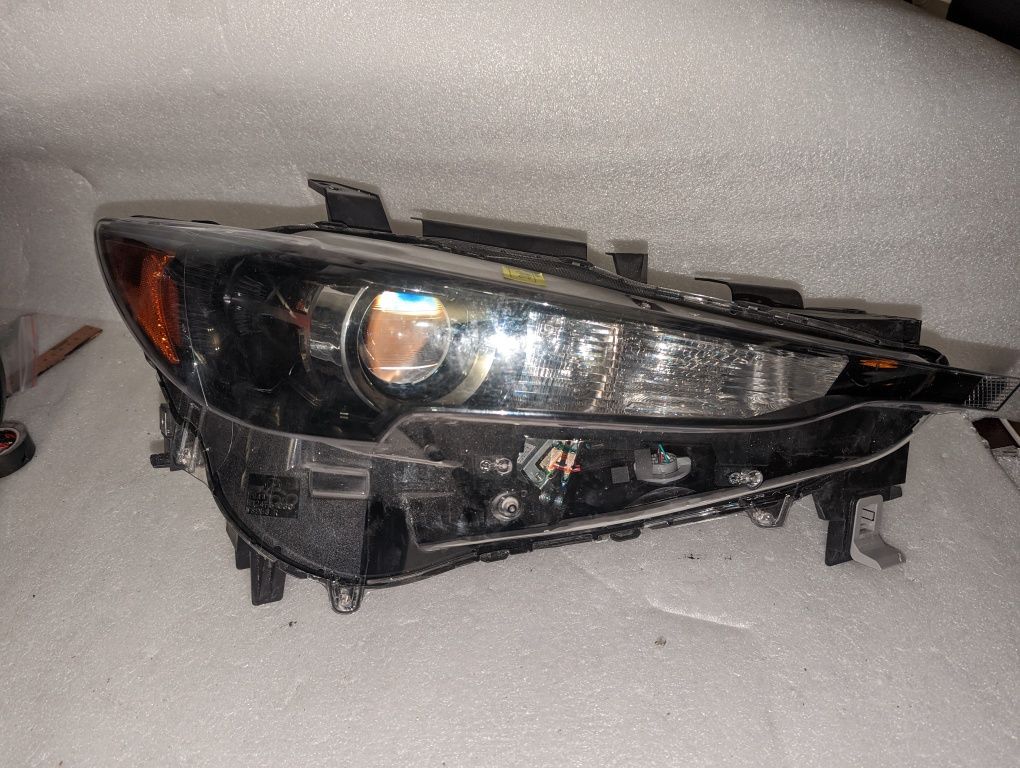 Левая правая фара Mazda CX-5 led