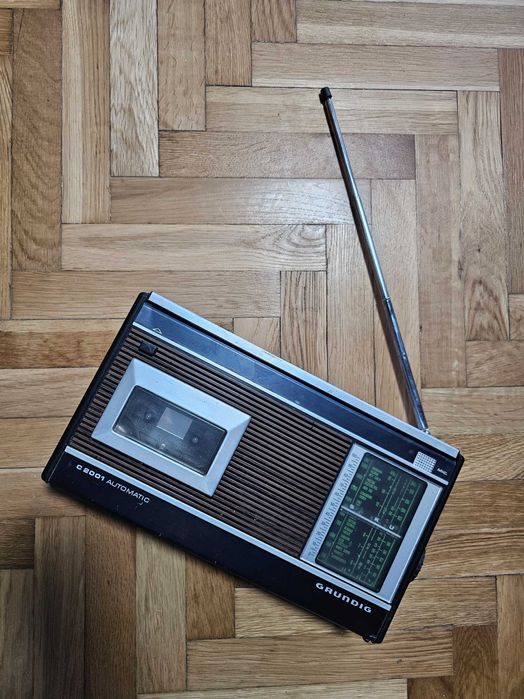 To radio-kasetofon Grundig C2001 Automatic – klasyczny sprzęt vintage.