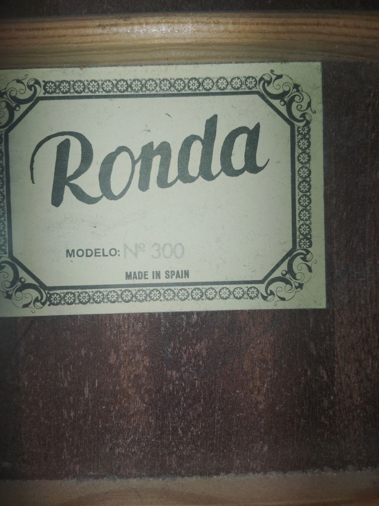 gitara klasyczna marki Ronda model Nº 300,