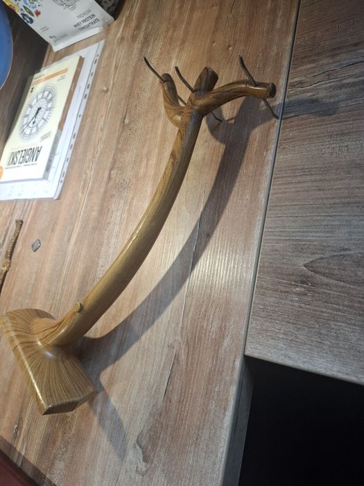 Wieszak na bizuterię, czapki, perukę