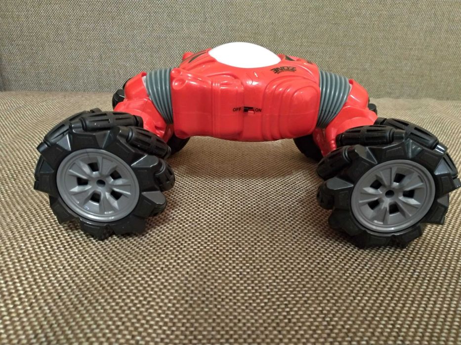 Трюкова машинка джип всюдихід на радіокеруванні