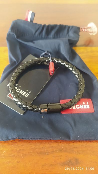 Pulseira couro Lion of Porches preta nova